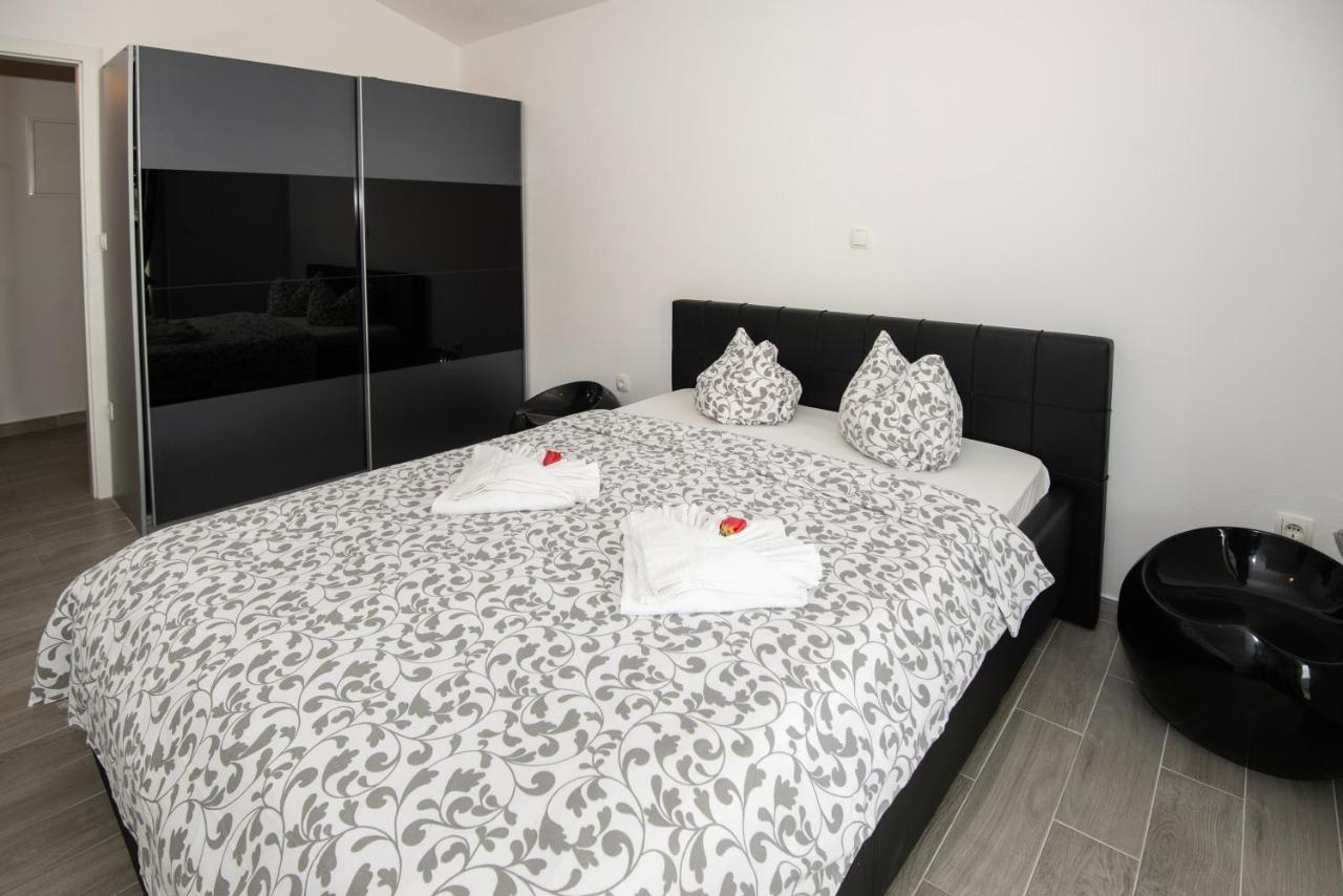 Apartments Mali Nono Salatic Екстер'єр фото