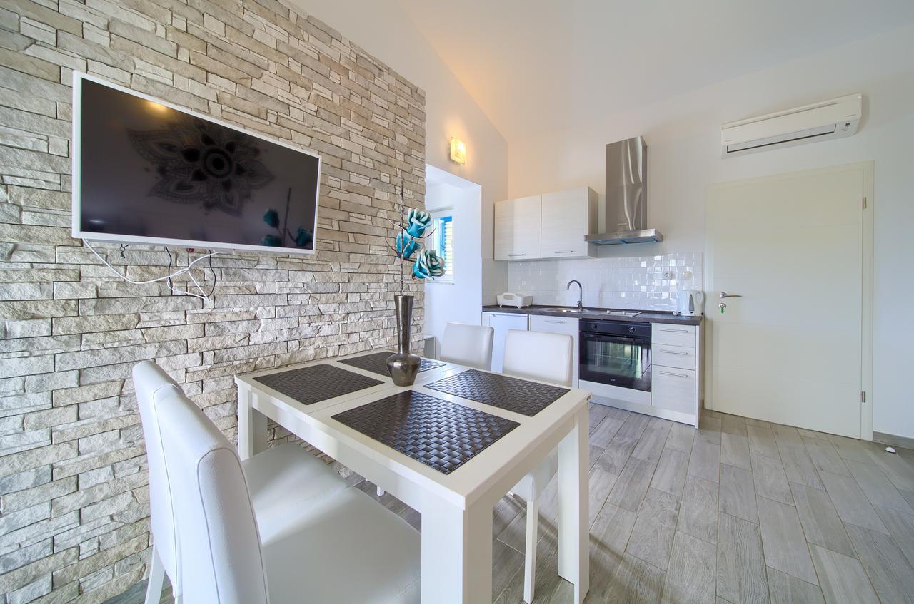 Apartments Mali Nono Salatic Екстер'єр фото